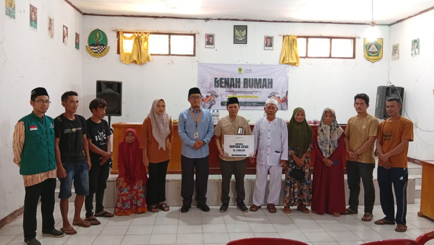 LAZ Ummul Quro Bogor Salurkan Santunan dan Bantuan Renovasi Rumah Bagi Korban Puting Beliung di Leuwisadeng